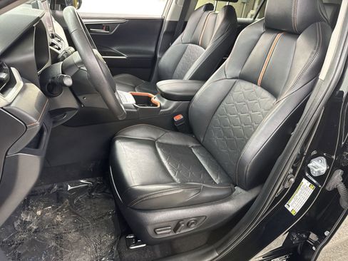 Used 2024 Toyota RAV4 Adventure image 17