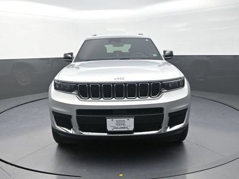 Used 2025 Jeep Grand Cherokee L Laredo AWD/4WD image 4