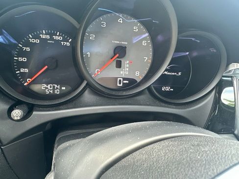 Certified 2016 Porsche Macan S AWD/4WD image 3