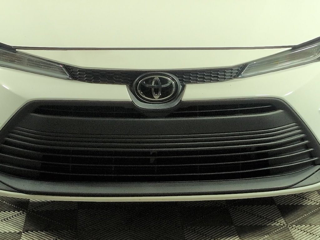 Used 2024 Toyota Corolla LE FWD image 4
