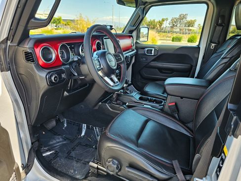 Used 2023 Jeep Wrangler Rubicon AWD/4WD image 16