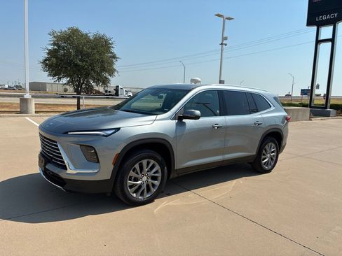 Used 2026 Buick Enclave Preferred w/ Power Package FWD image 1