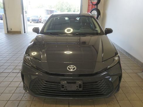 Used 2025 Toyota Camry LE FWD image 11