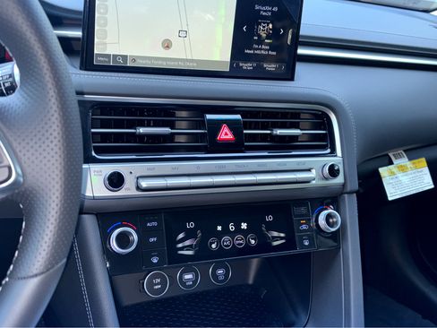 New 2026 Genesis G70 2.5T image 9