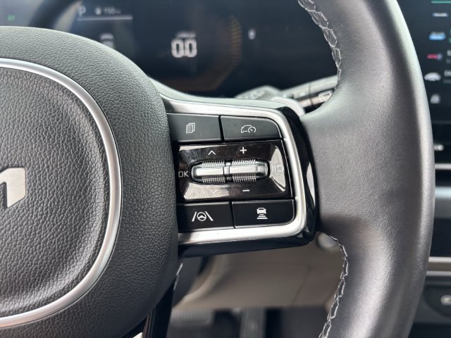 Used 2026 Kia Carnival LXS FWD image 30