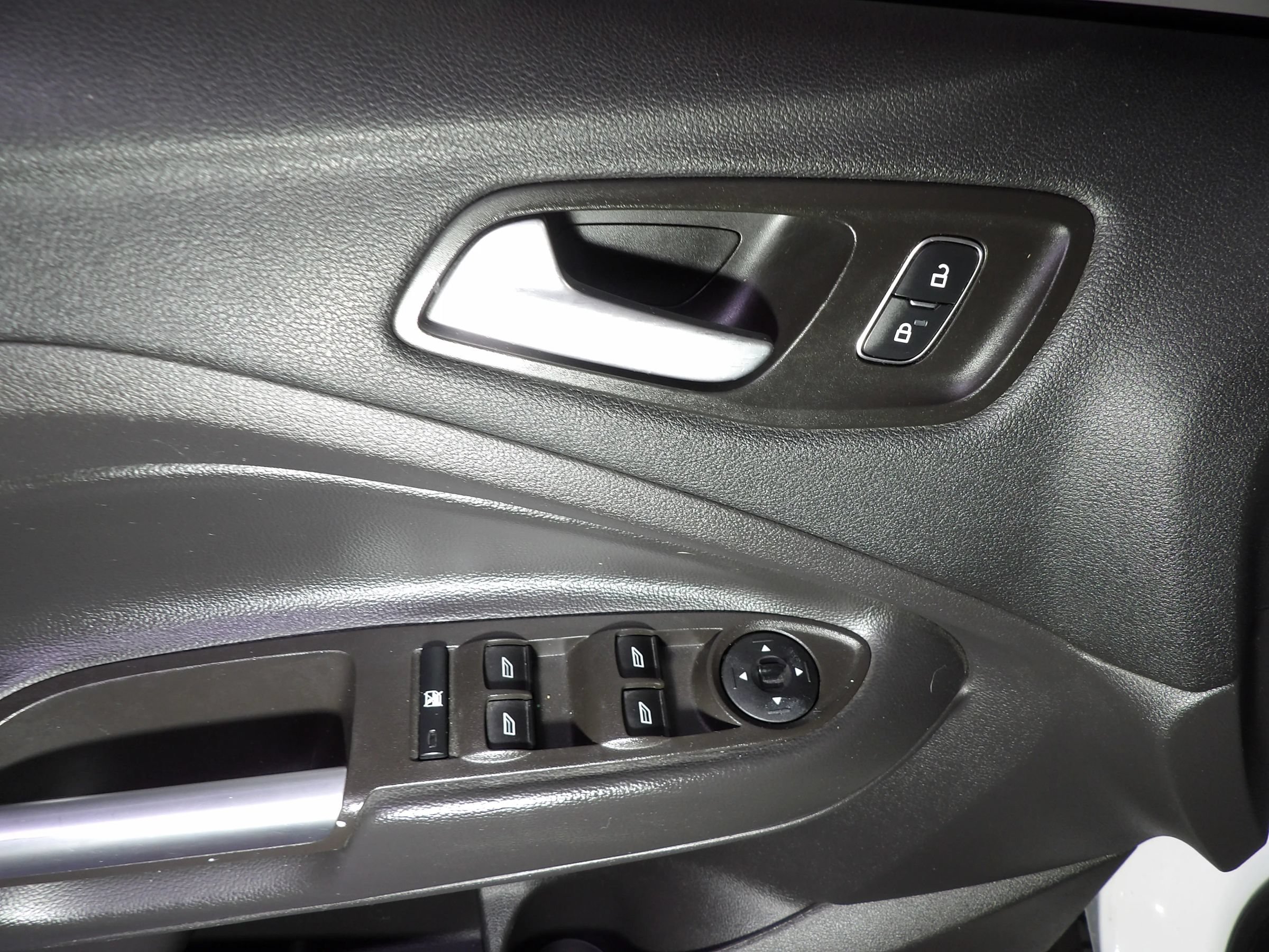 Used 2018 Ford Escape SE w/ SE Sync 3 Package FWD image 8