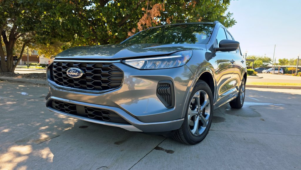Used 2024 Ford Escape ST-Line AWD/4WD image 1