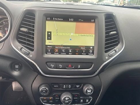 Used 2023 Jeep Cherokee Altitude Lux AWD/4WD image 17