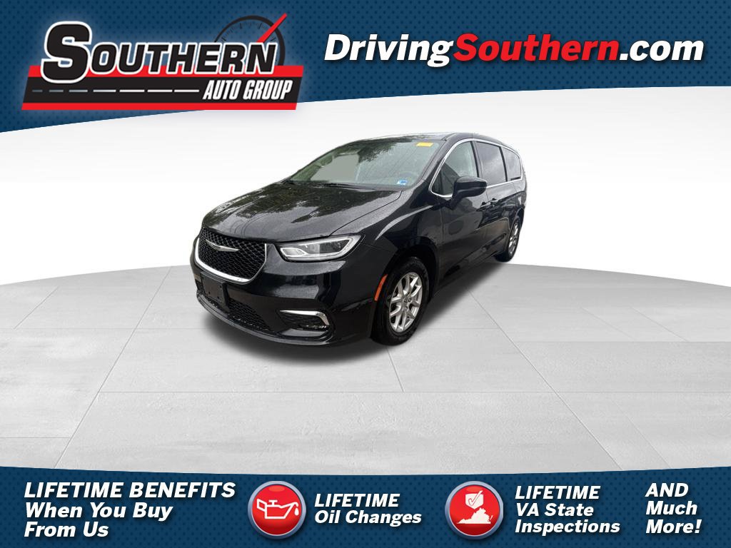 Used 2023 Chrysler Pacifica Touring-L FWD 360° Tour