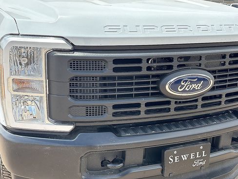 New 2026 Ford F250 XL w/ FX4 Off-Road Package AWD/4WD image 5