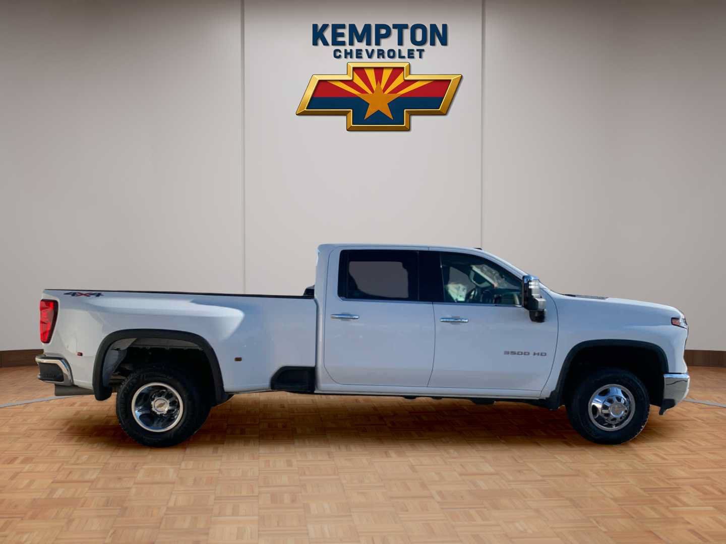 Used 2024 Chevrolet Silverado 3500 LTZ w/ LTZ Plus Package AWD/4WD image 7