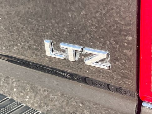 Used 2021 Chevrolet Silverado 1500 LTZ w/ LTZ Convenience Package II image 9