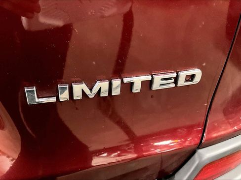 Used 2019 Jeep Cherokee Limited image 10