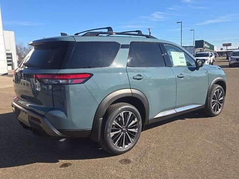 New 2026 Nissan Pathfinder Platinum image 7