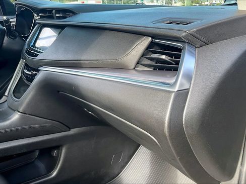 Used 2018 Cadillac XT5 Premium Luxury image 16