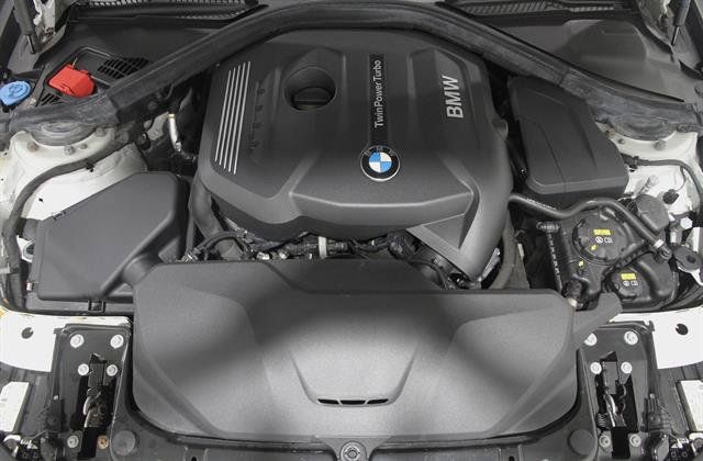Used 2017 BMW 330i xDrive Sedan AWD/4WD image 21