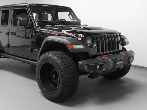 Used 2018 Jeep Wrangler Unlimited Rubicon w/ Dual Top Group AWD/4WD image 9