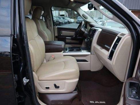 Used 2014 RAM 1500 Laramie w/ Convenience Group image 16