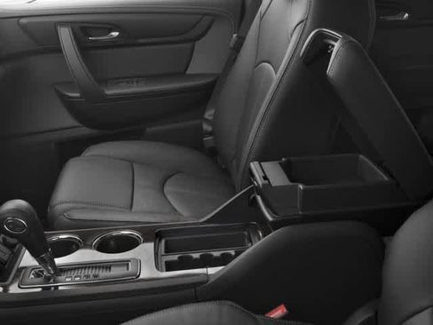 Used 2017 Chevrolet Traverse LT FWD image 17