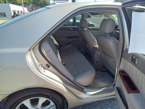 Used 2005 Toyota Camry XLE image 12