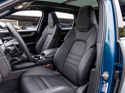 New 2025 Porsche Cayenne S image 5