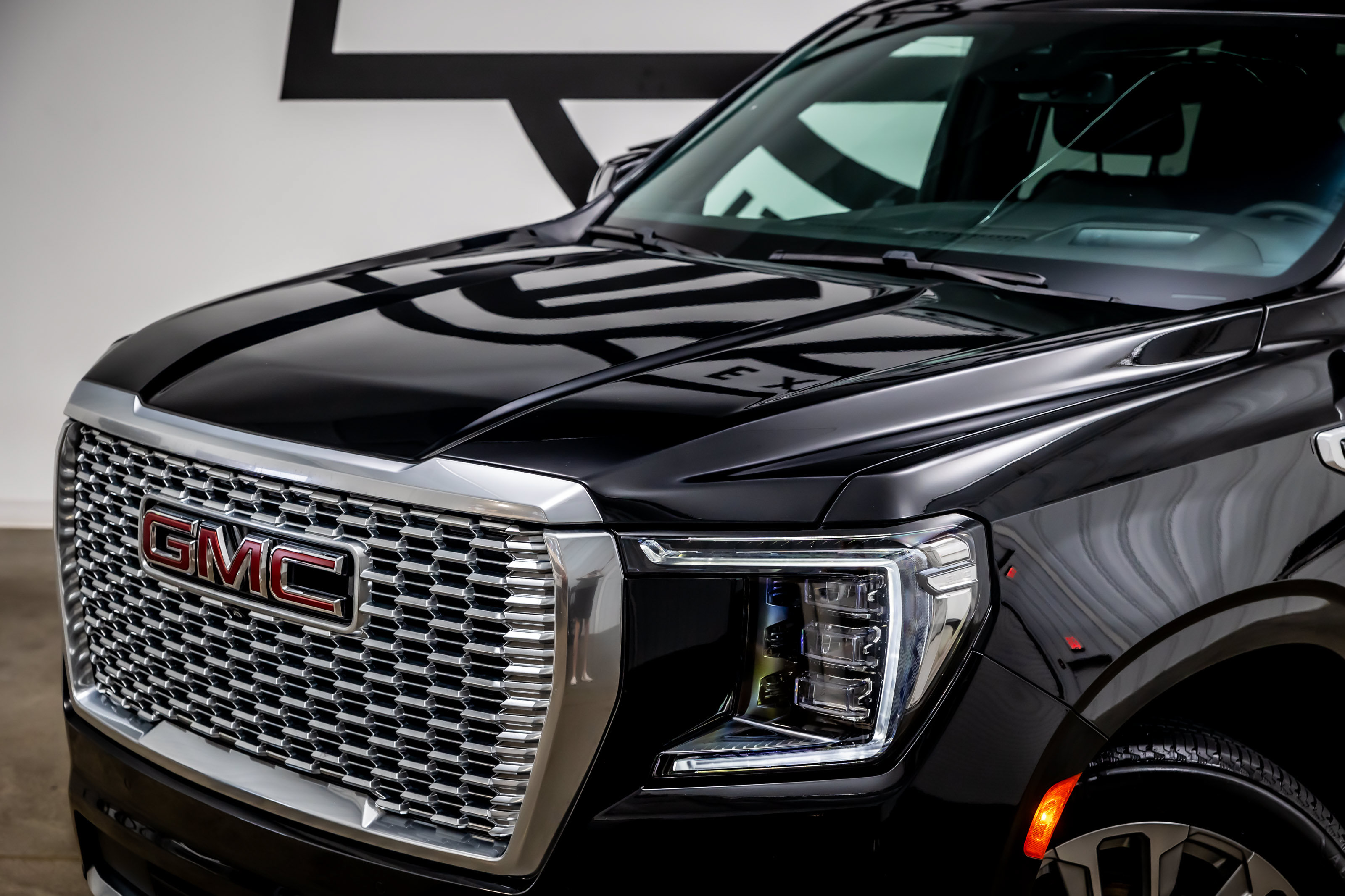 Used 2023 GMC Yukon XL Denali AWD/4WD image 19