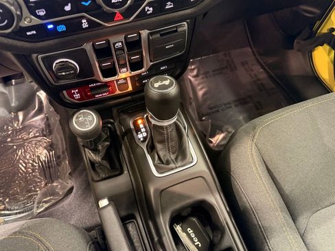 Used 2024 Jeep Wrangler Unlimited image 18