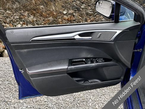 Used 2016 Ford Fusion SE FWD image 17