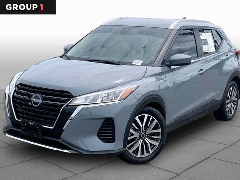Used 2023 Nissan Kicks SV FWD image 1