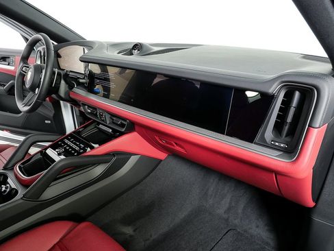 New 2026 Porsche Cayenne Coupe image 27