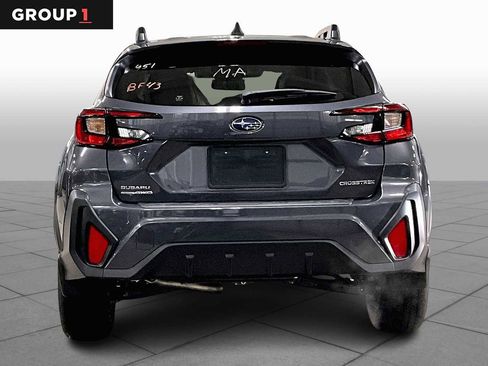 Used 2024 Subaru Crosstrek 2.0i Premium image 4