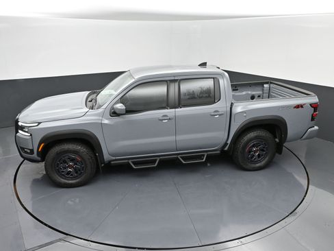 Used 2025 Nissan Frontier PRO-4X image 35