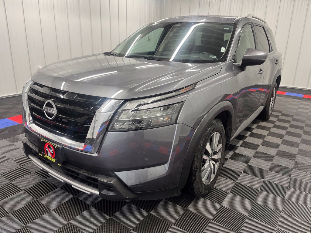 Used 2025 Nissan Pathfinder SL AWD/4WD image 7