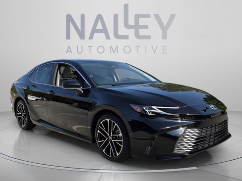 Used 2025 Toyota Camry XLE image 7