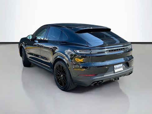 Certified 2024 Porsche Cayenne Coupe AWD/4WD image 3
