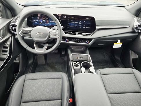 New 2026 Chevrolet Equinox LT w/ Convenience Package II AWD/4WD image 6