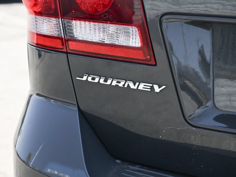 Used 2018 Dodge Journey Crossroad FWD image 13