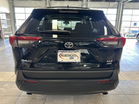 Used 2021 Toyota RAV4 XLE image 13