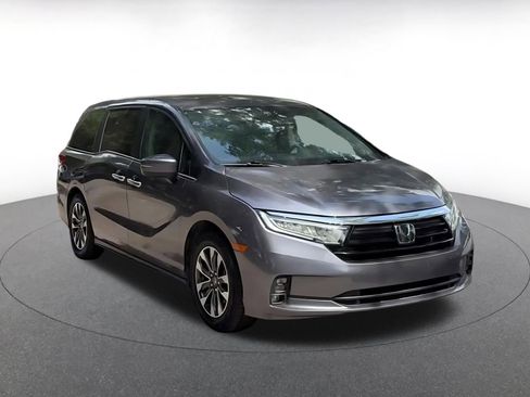 Used 2024 Honda Odyssey EX-L image 3