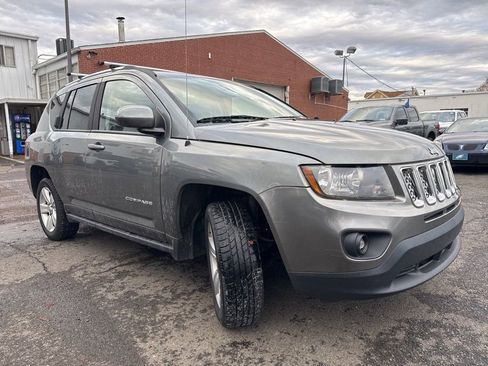 Used 2014 Jeep Compass Latitude w/ Sun/Sound Group image 3
