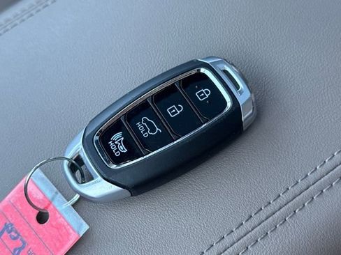 Used 2020 Hyundai Santa Fe Limited image 29