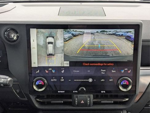 Used 2024 Lexus GX 550 w/ Accessory Package (31) AWD/4WD image 27