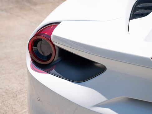 Used 2018 Ferrari 488 Spider RWD image 21