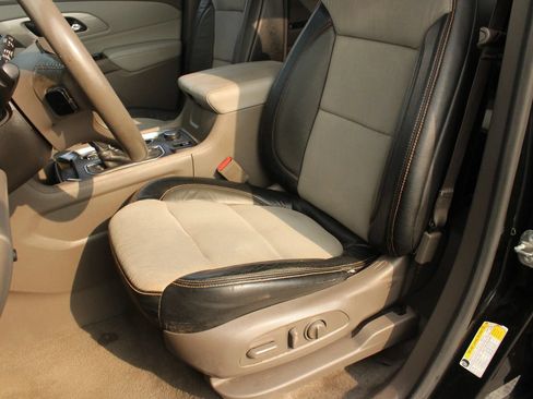 Used 2018 Chevrolet Traverse LT AWD/4WD image 17
