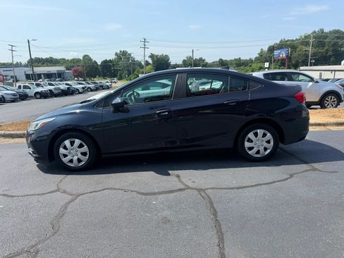 Used 2016 Chevrolet Cruze LS FWD image 5