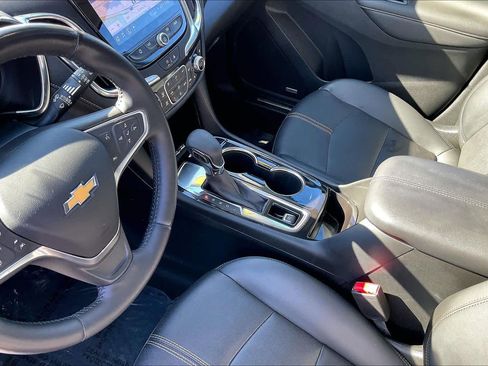 Used 2022 Chevrolet Equinox Premier image 17