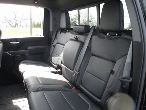 Used 2022 GMC Sierra 2500 SLT w/ SLT Premium Package image 21