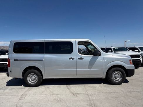 Used 2018 Nissan NV 3500 S RWD image 3