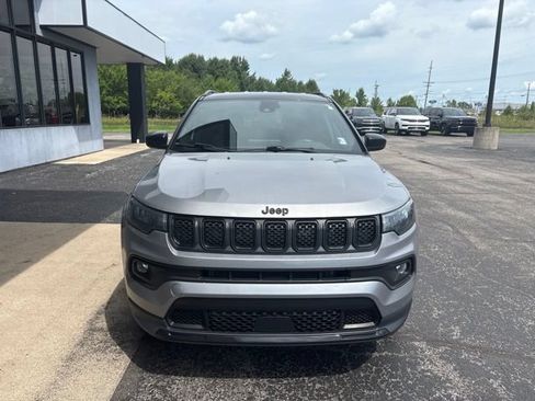 Used 2023 Jeep Compass Latitude w/ Convenience Group AWD/4WD image 9