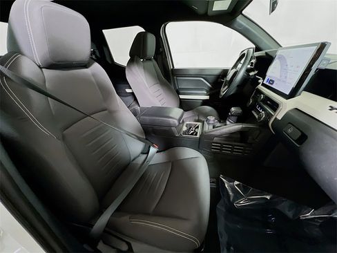 Certified 2024 Toyota Tacoma TRD Off-Road image 24